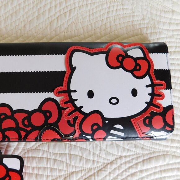 NOS Hello Kitty Sanrio Loungefly stripe continental wallet tri fold clutch NWT - Picture 4 of 16